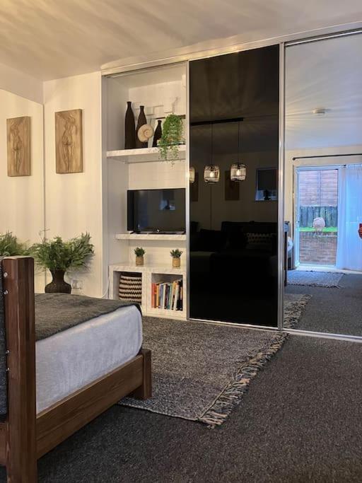 Apartmán The Studio In The Annex Potters Bar Exteriér fotografie
